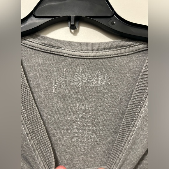 medium gray def leopard t shirt! - Picture 5 of 5